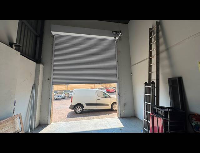 500M² WAREHOUSE TO LET IN LINBRO PARK